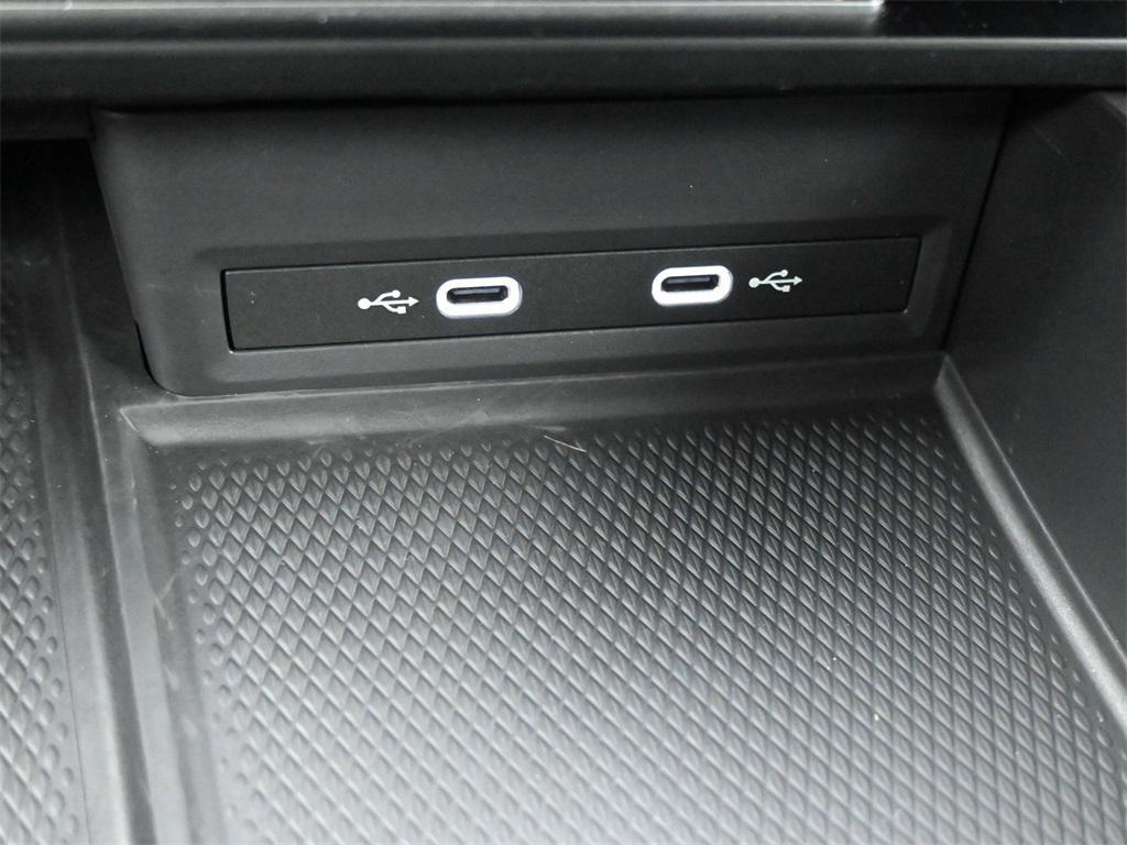 used 2024 Volkswagen Atlas car, priced at $30,500