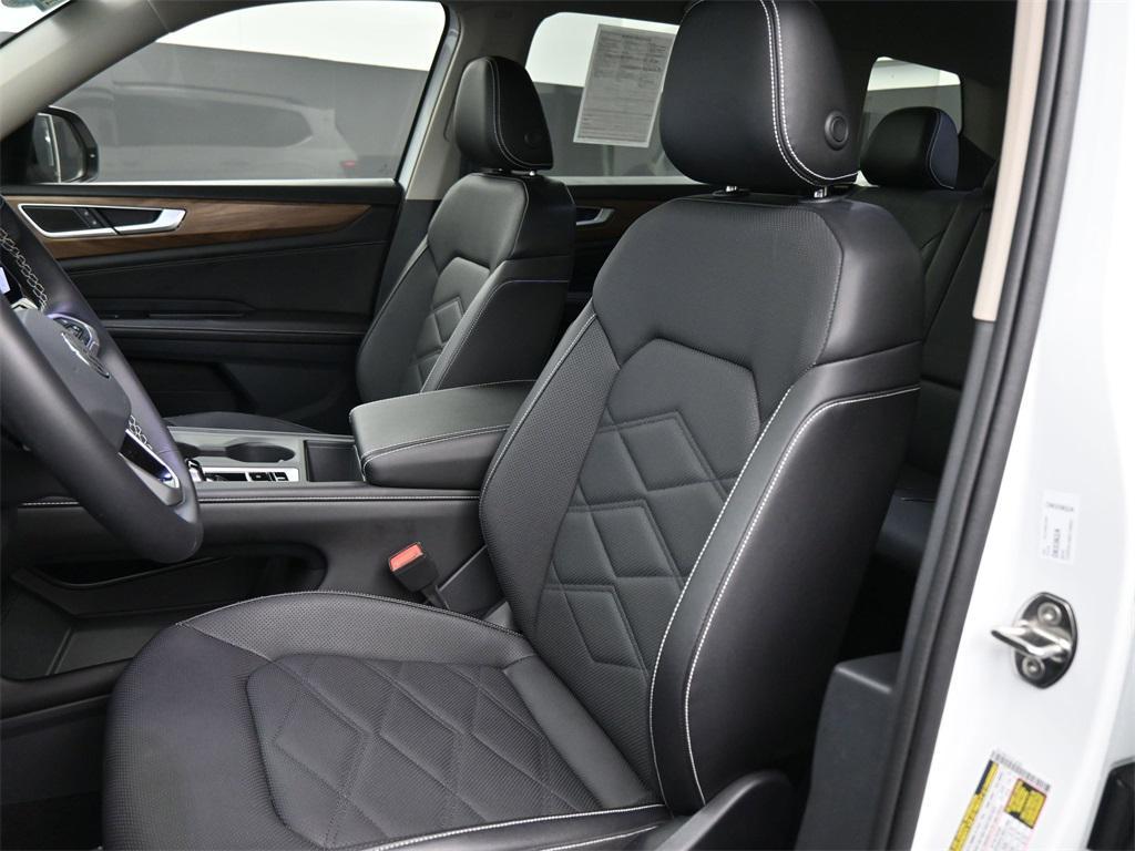 used 2024 Volkswagen Atlas car, priced at $30,500