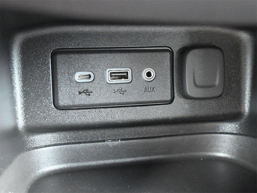 used 2022 Chevrolet Equinox car, priced at $21,000