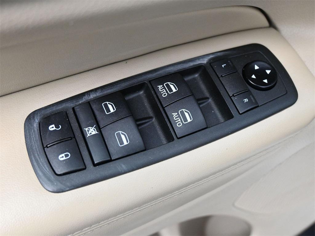 used 2021 Jeep Grand Cherokee car, priced at $27,500