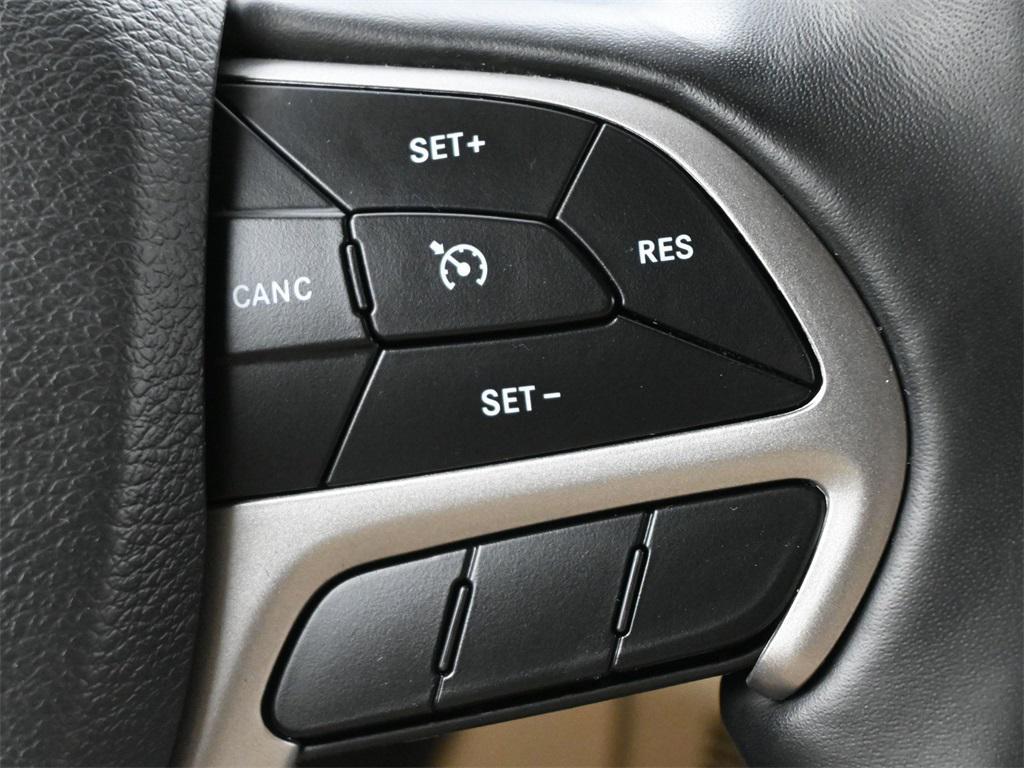 used 2021 Jeep Grand Cherokee car, priced at $27,500