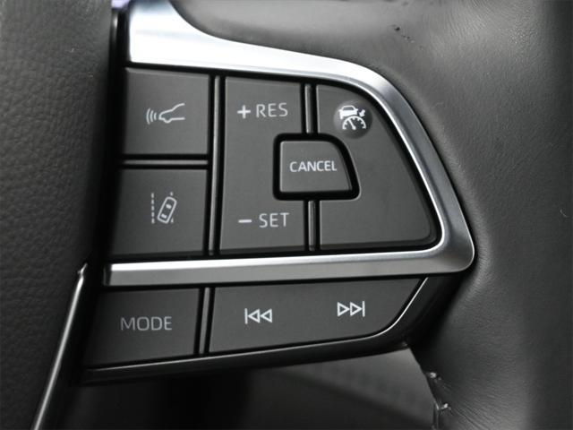 used 2021 Toyota Highlander car, priced at $35,250