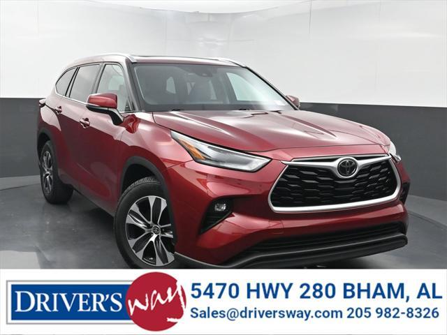 used 2021 Toyota Highlander car, priced at $35,250