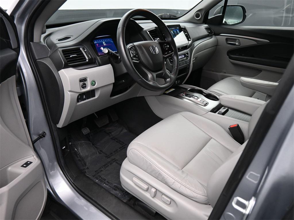 used 2022 Honda Pilot car, priced at $32,500