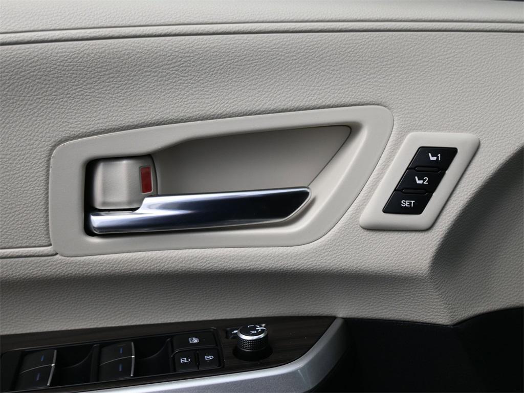 used 2022 Toyota Sienna car, priced at $44,500