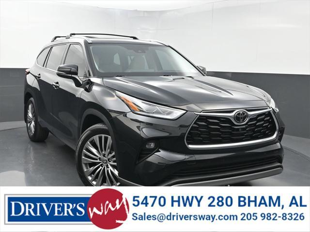 used 2022 Toyota Highlander car, priced at $39,250