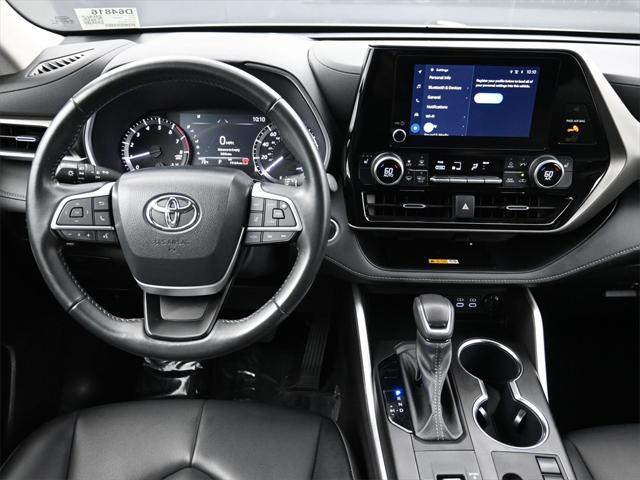 used 2024 Toyota Highlander car, priced at $43,500