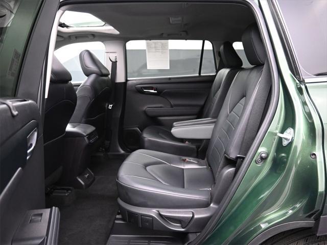 used 2024 Toyota Highlander car, priced at $43,500