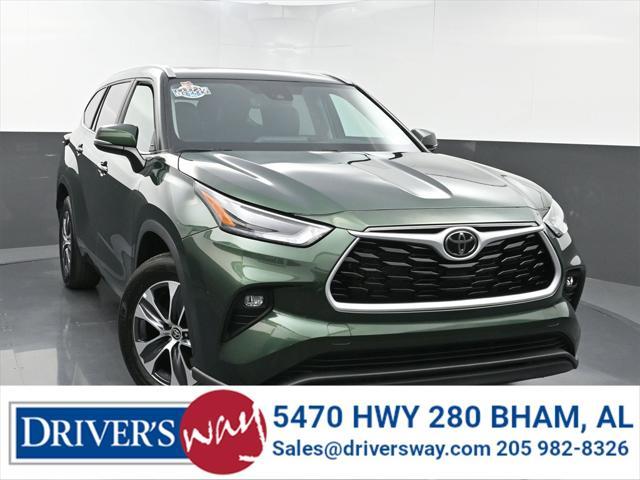 used 2024 Toyota Highlander car, priced at $43,500
