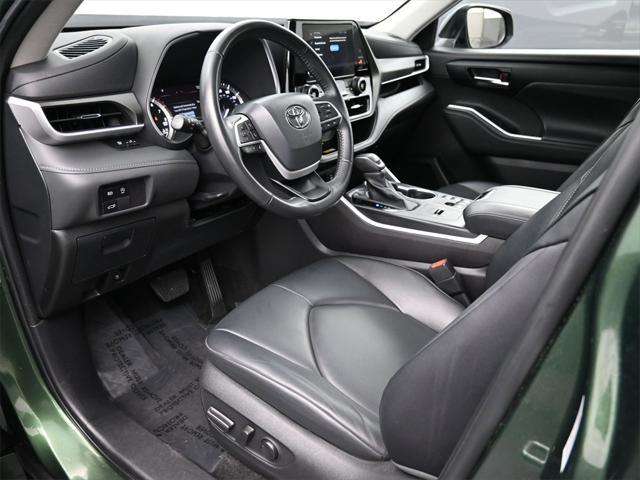 used 2024 Toyota Highlander car, priced at $43,500
