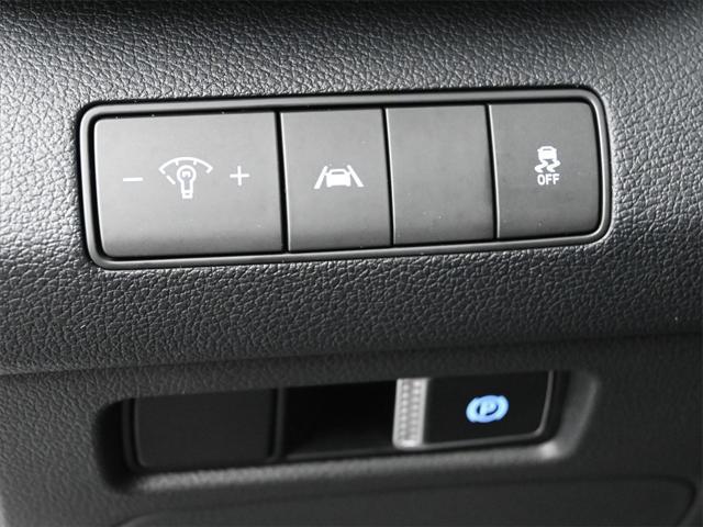 used 2022 Hyundai Santa Fe car, priced at $27,000
