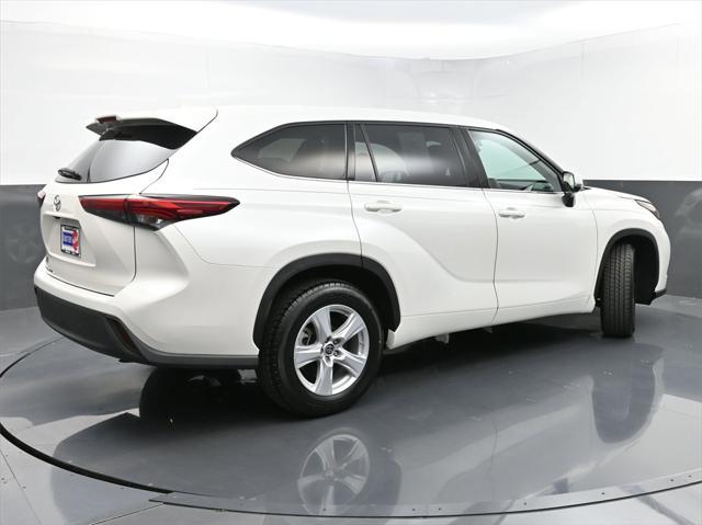 used 2021 Toyota Highlander car, priced at $31,294