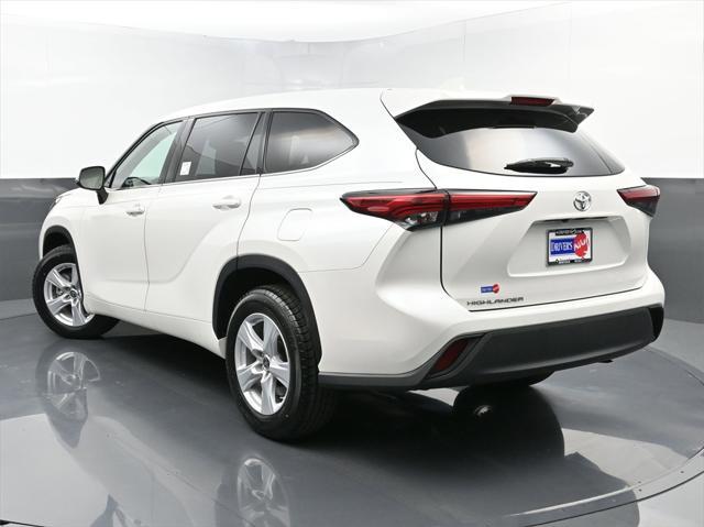 used 2021 Toyota Highlander car, priced at $31,294