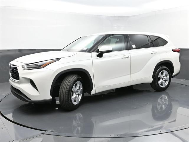 used 2021 Toyota Highlander car, priced at $31,294