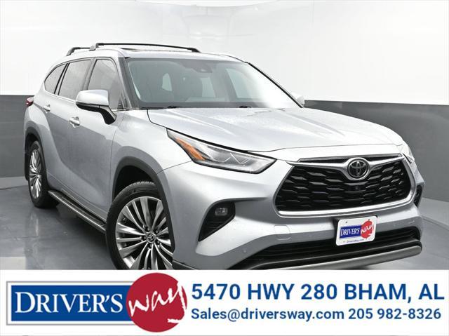 used 2021 Toyota Highlander car, priced at $39,797