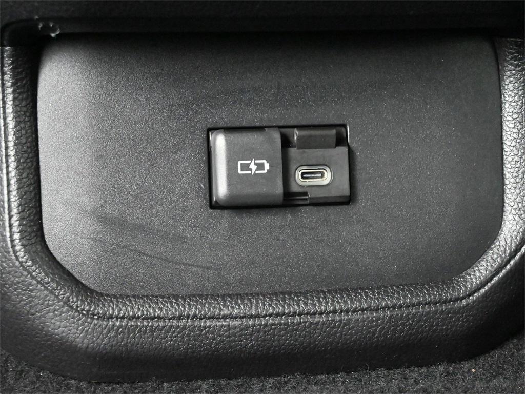 used 2022 Toyota Highlander car, priced at $35,250