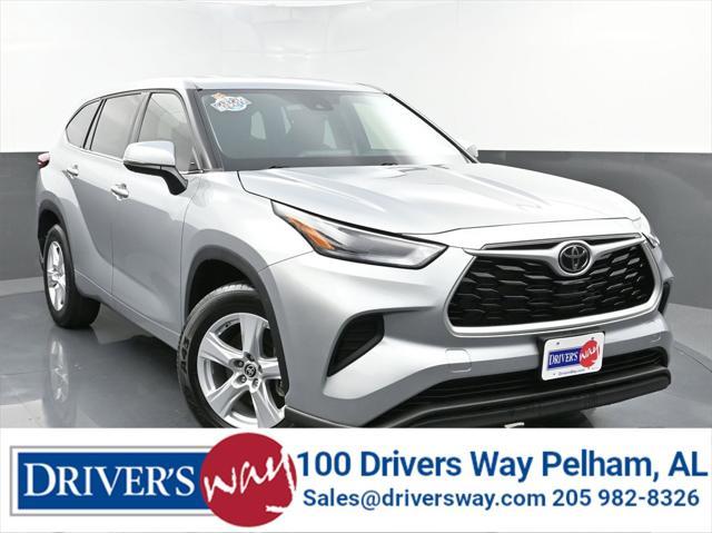 used 2022 Toyota Highlander car, priced at $31,497