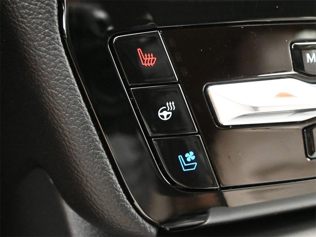 used 2024 Ford Explorer car, priced at $31,000