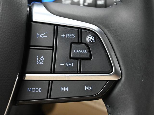 used 2021 Toyota Highlander Hybrid car, priced at $36,000