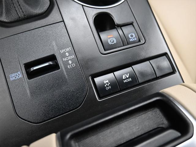 used 2021 Toyota Highlander Hybrid car, priced at $36,000