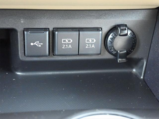 used 2021 Toyota Highlander Hybrid car, priced at $36,000