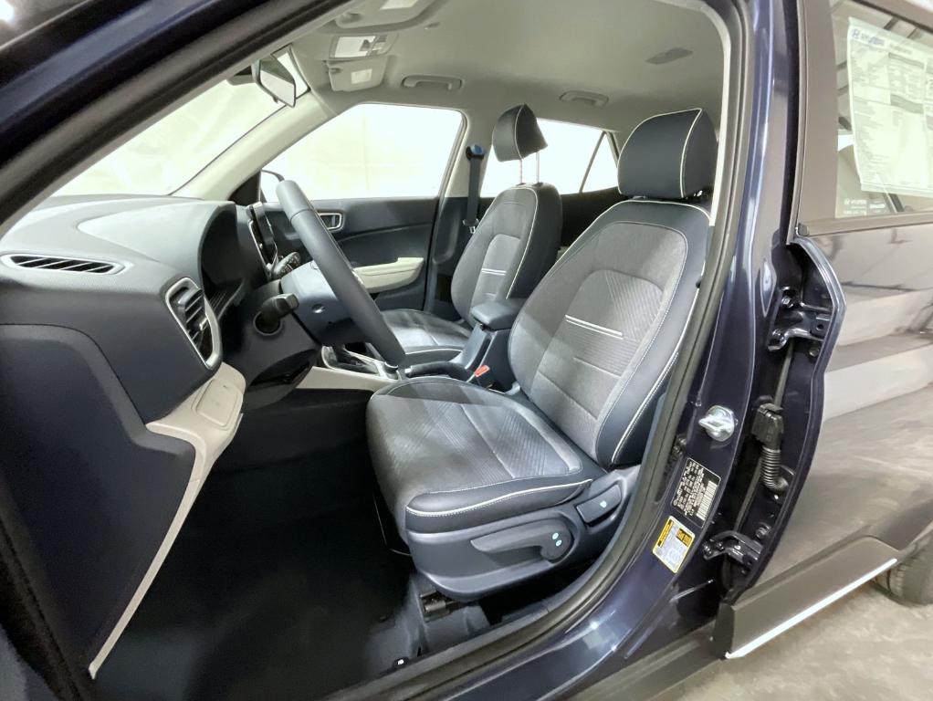 new 2025 Hyundai Venue car, priced at $24,774