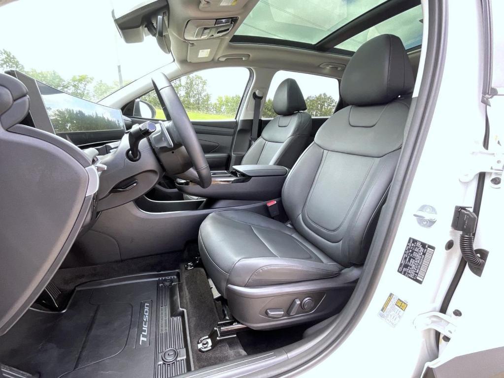 used 2025 Hyundai TUCSON Hybrid car, priced at $34,820