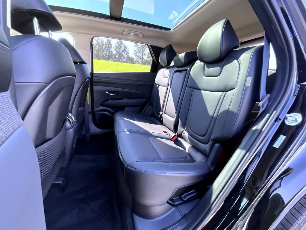 new 2025 Hyundai TUCSON Hybrid car, priced at $42,399