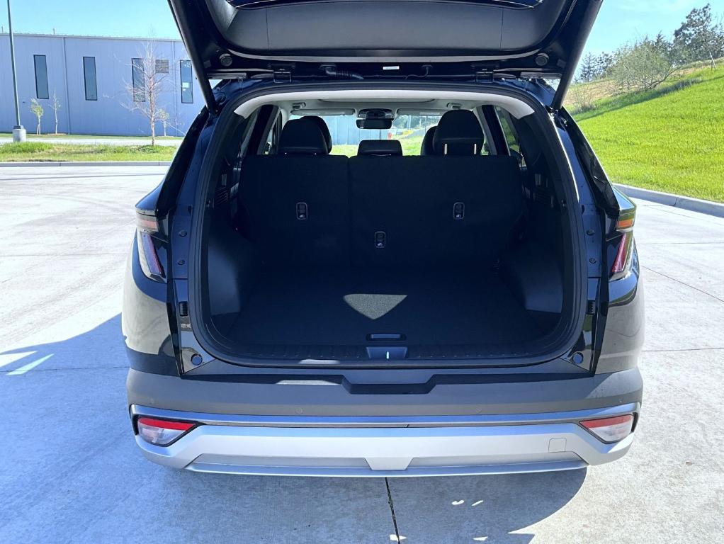 new 2025 Hyundai TUCSON Hybrid car, priced at $42,399