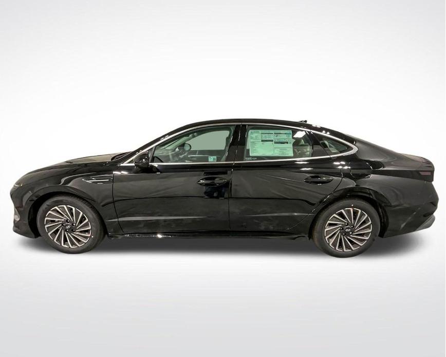 new 2025 Hyundai Sonata Hybrid car, priced at $32,989