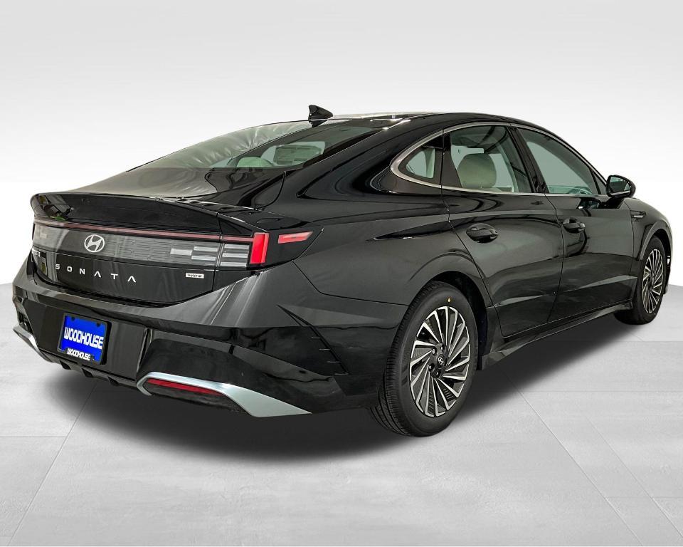 new 2025 Hyundai Sonata Hybrid car, priced at $32,239