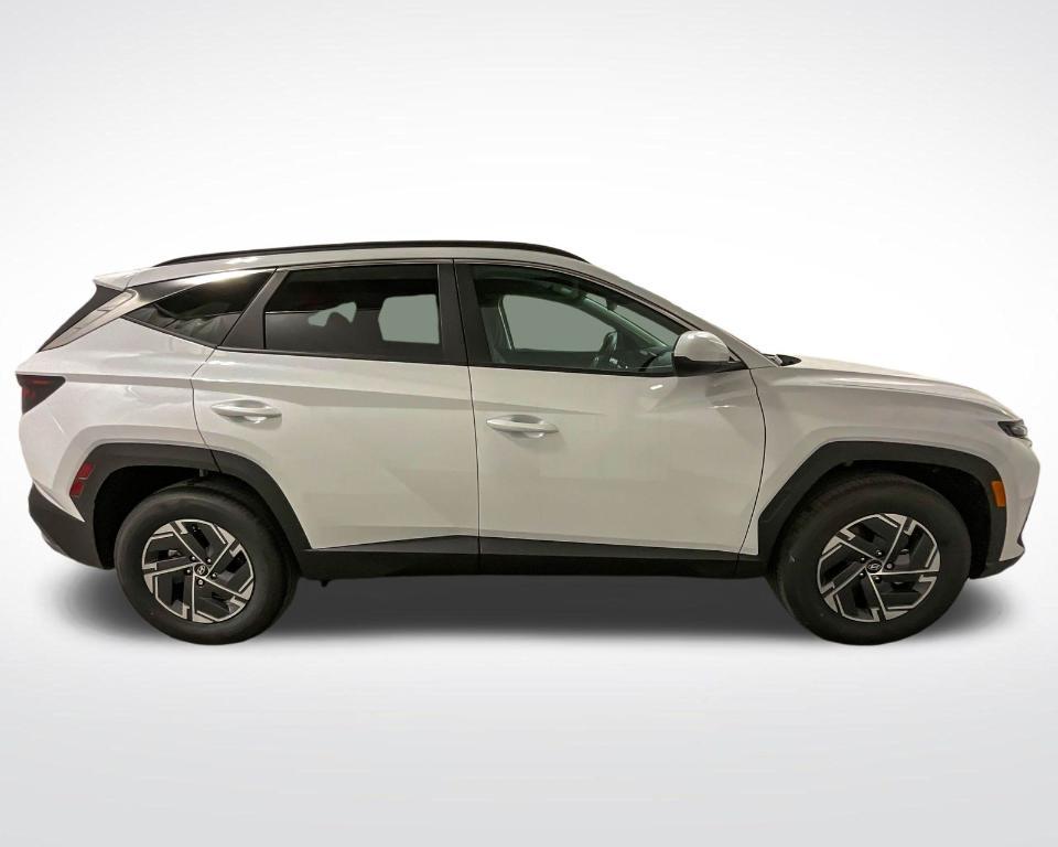 new 2025 Hyundai Tucson Hybrid car, priced at $35,779