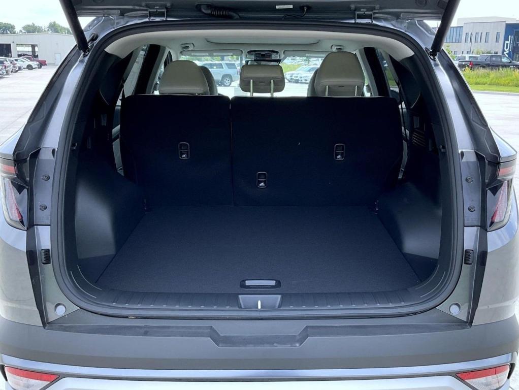 new 2025 Hyundai TUCSON Hybrid car, priced at $37,334