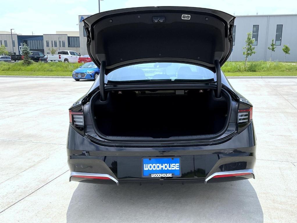 new 2025 Hyundai Sonata Hybrid car, priced at $38,457