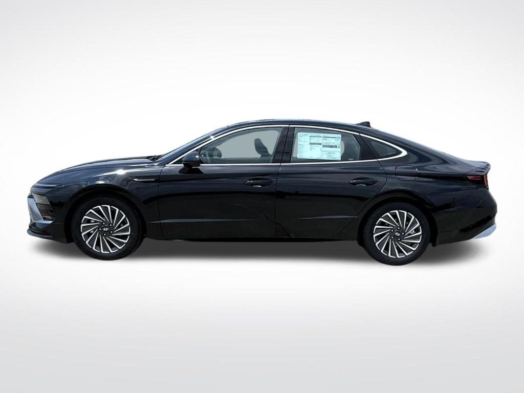 new 2025 Hyundai Sonata Hybrid car, priced at $38,457