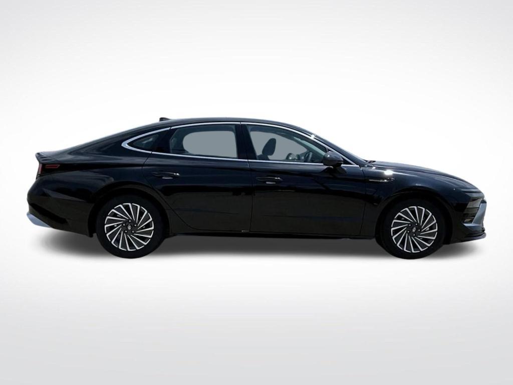 new 2025 Hyundai Sonata Hybrid car, priced at $38,457