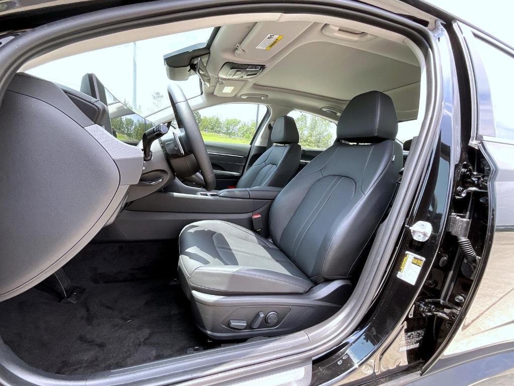 new 2025 Hyundai Sonata Hybrid car, priced at $38,457
