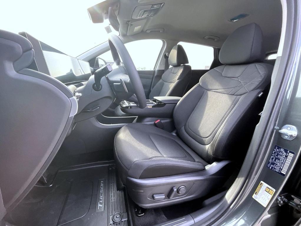 new 2025 Hyundai TUCSON Hybrid car, priced at $34,509