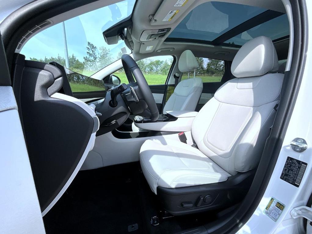 new 2025 Hyundai TUCSON Hybrid car, priced at $37,839