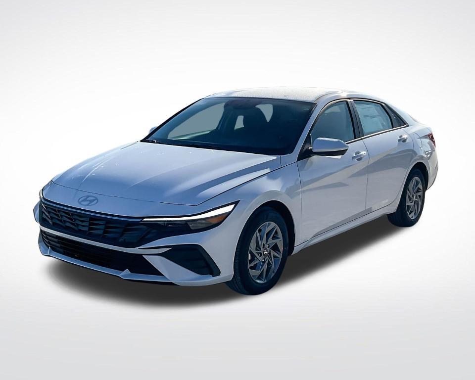 new 2025 Hyundai Elantra HEV car, priced at $26,906