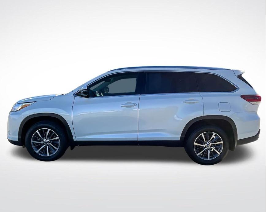 used 2019 Toyota Highlander car, priced at $28,995