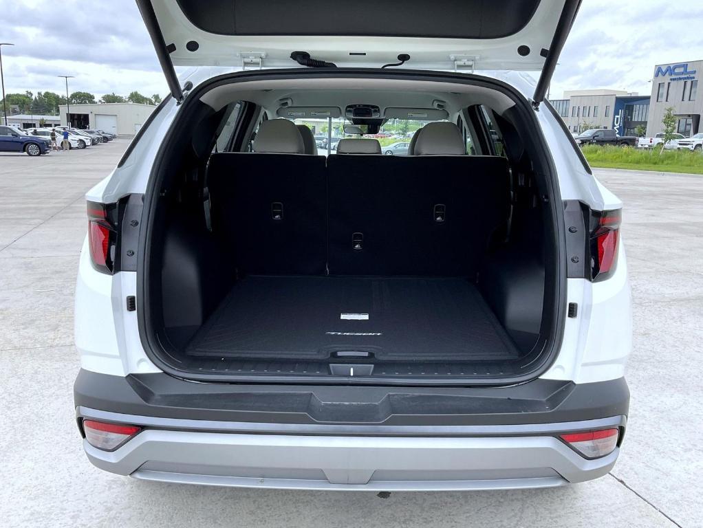 new 2025 Hyundai Tucson car, priced at $33,179