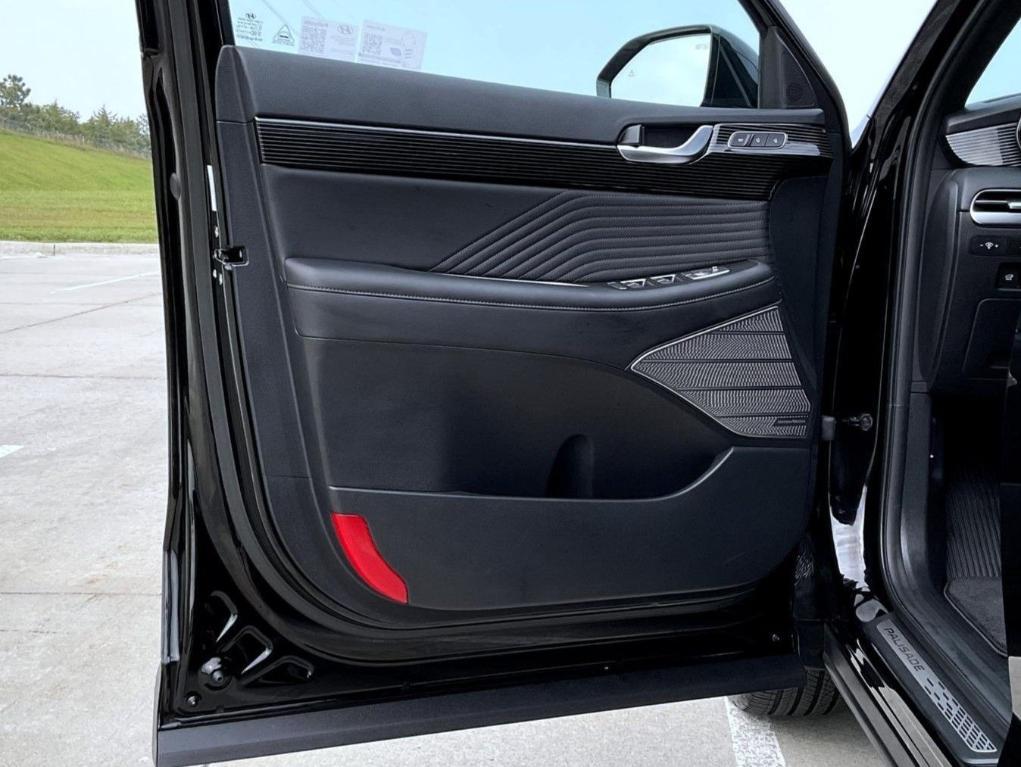 used 2025 Hyundai Palisade car, priced at $48,180