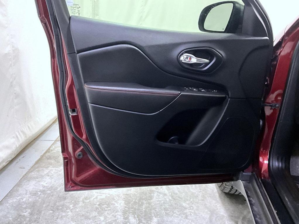 used 2019 Jeep Cherokee car, priced at $21,569