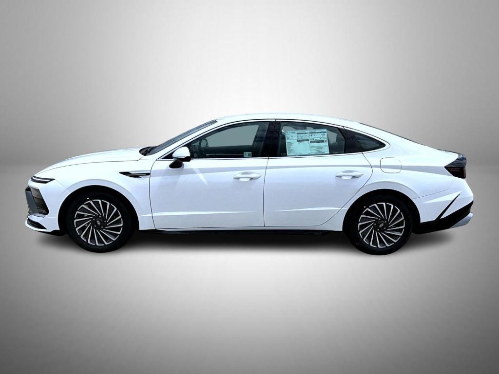 new 2025 Hyundai Sonata Hybrid car, priced at $29,032