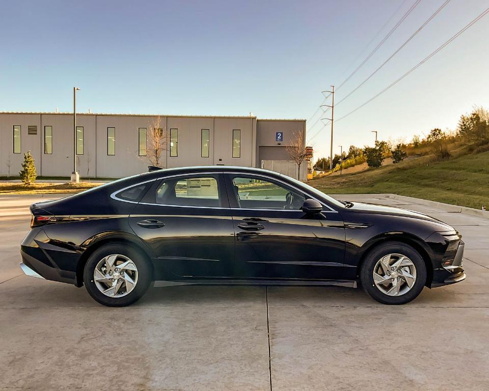 new 2025 Hyundai Sonata car, priced at $25,283