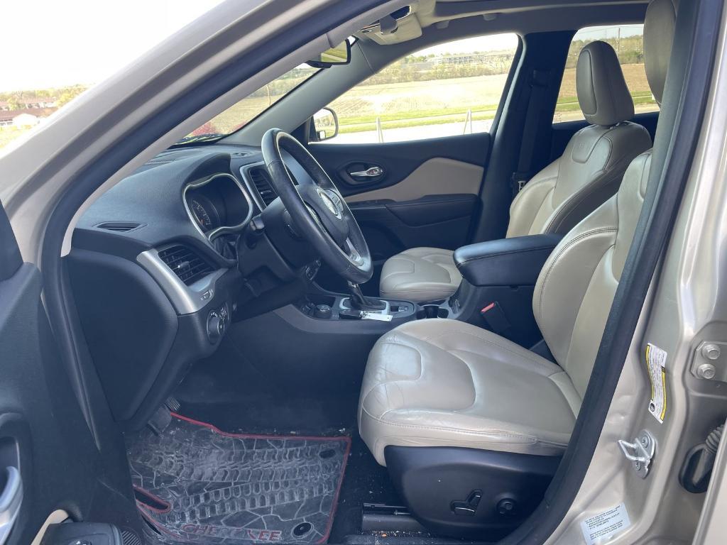 used 2015 Jeep Cherokee car, priced at $12,284