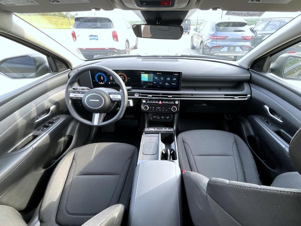 new 2025 Hyundai TUCSON Hybrid car, priced at $34,534