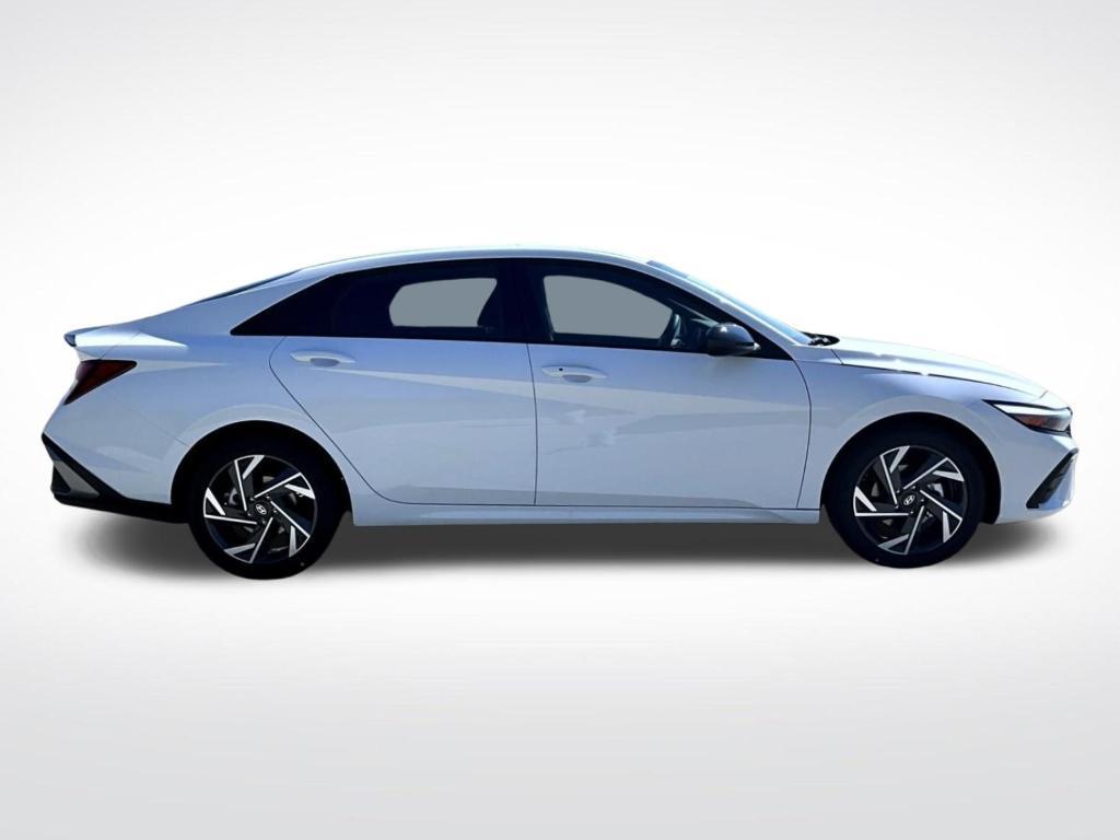 new 2025 Hyundai Elantra car, priced at $25,114