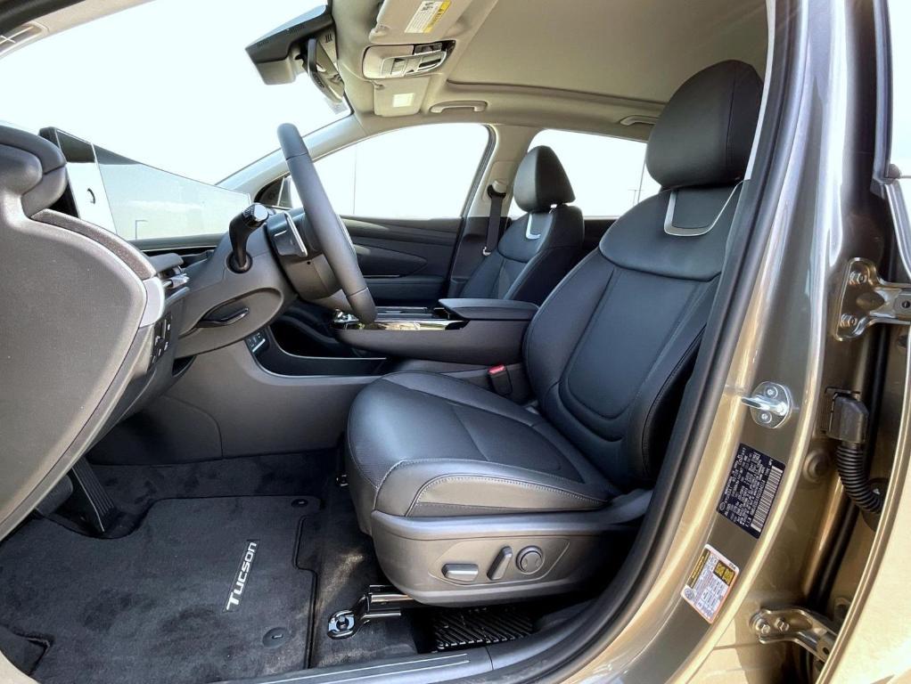new 2025 Hyundai TUCSON Hybrid car, priced at $40,990